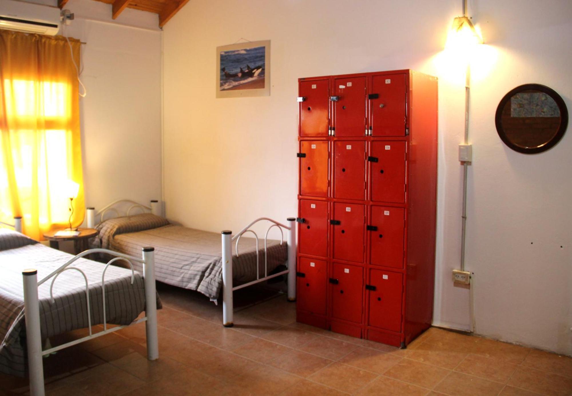 Hostel Bahia Ballenas Puerto Pirámides Rum bild
